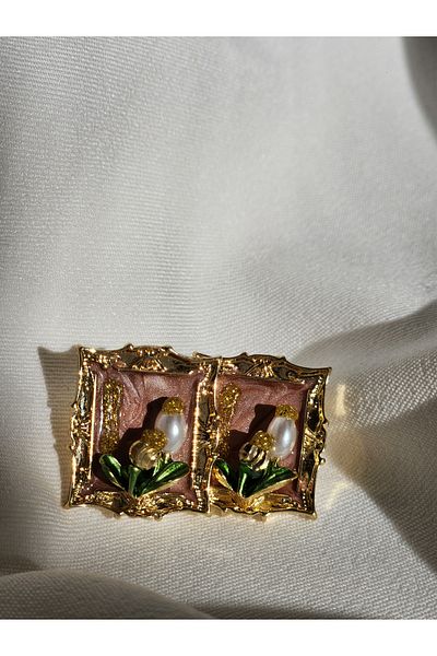 Bermecy Maison Thursday |   Vintage Earrings Tulip Detail