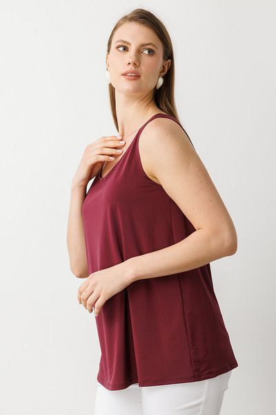 Mi Pret a Porter Mi Zero Sleeve Round Neck Tank Top