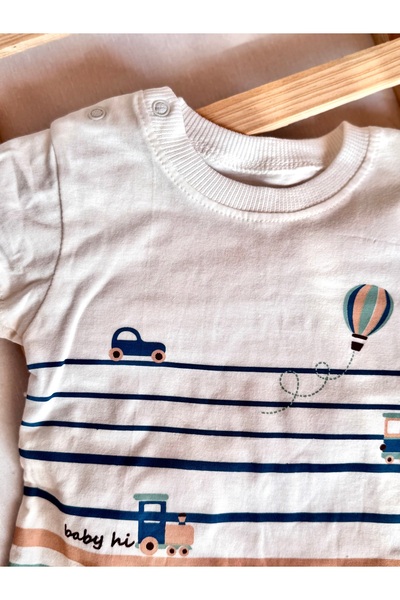 KapsülBebek %100 Organik Pamuk Unisex Yazlık Bebek Takımı – Araba Baskılı Tişört & Şort 2’li Baby Hi Set
