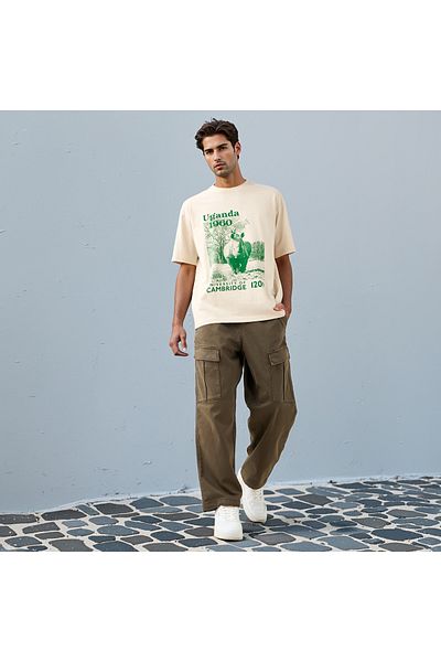 FAV Graphic Print T-shirt with Crew Neck