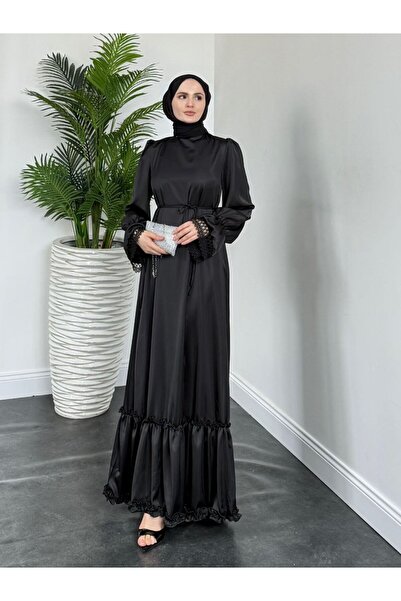 mahira collection فستان سهرة من الساتان مع تفاصيل الكشكشة