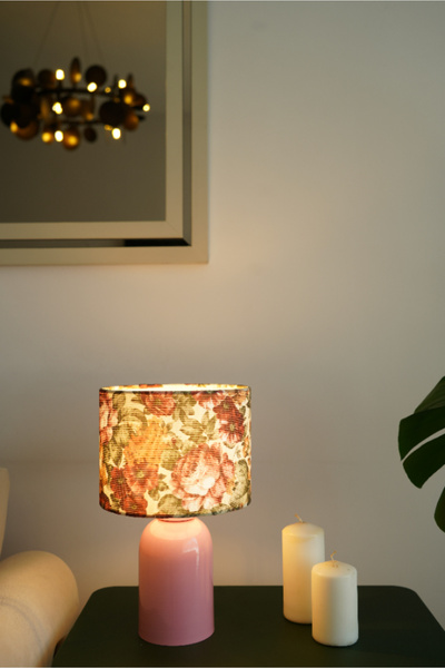 retro home design Pembe Ayaklı Çiçek Bahçesi Baskı Kumaş Şapkalı Şık Yatak Od...