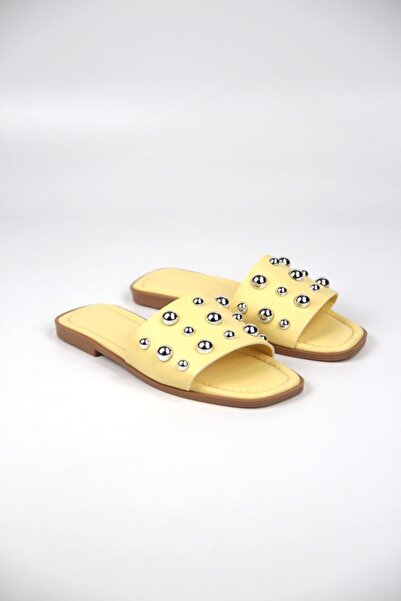 Gökhan Talay Papuci de damă May, argintii, cu cataramă rotundă, cu detaliu din piele galbenă