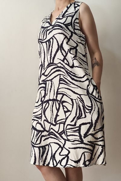 MADAMMERY V Neck Zero Sleeve Maxi Women's Dress with Pockets