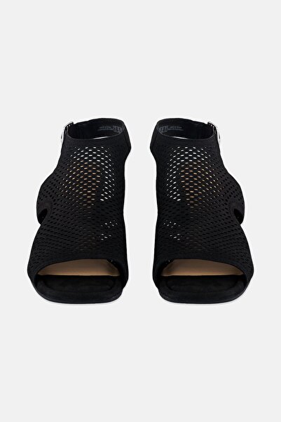 CLARKS Women Standard Fit Siara 65 Flow Adjustable Buckle Sandals, Black