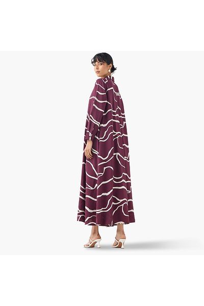 Iconic Printed Trapeze Maxi Dress with Collar and Long Sleeves