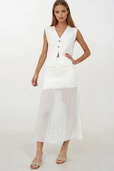 VAGGON Buttoned Vest and Pleated Design Skirt Knitwear Set
