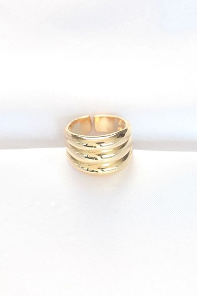 Clariss Gold Color Adjustable Striped Bombe Ring