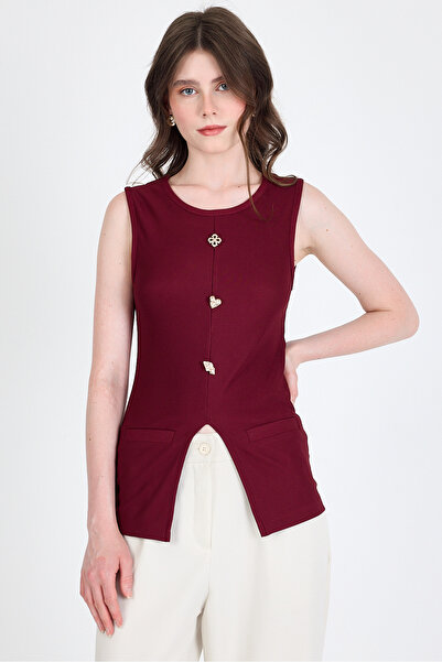Rays بلوزة بتفاصيل جيب وأزرار بدون أكمام باللون الأحمر الداكن 017
