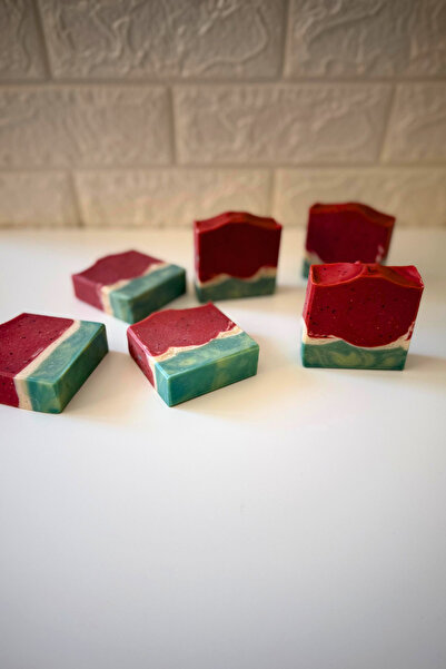 MELLOW Karpuz El Yapımı Sabun – Doğal Bitkisel Yağlı, Cilt Bakımı ve Peeling Etkili, Çiçeksi Kokulu – 100g