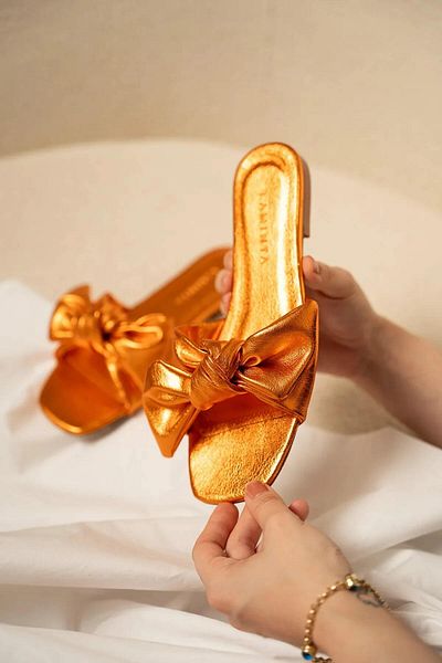 LamintaGlobal Pony Orange Bow Women's Slippers
