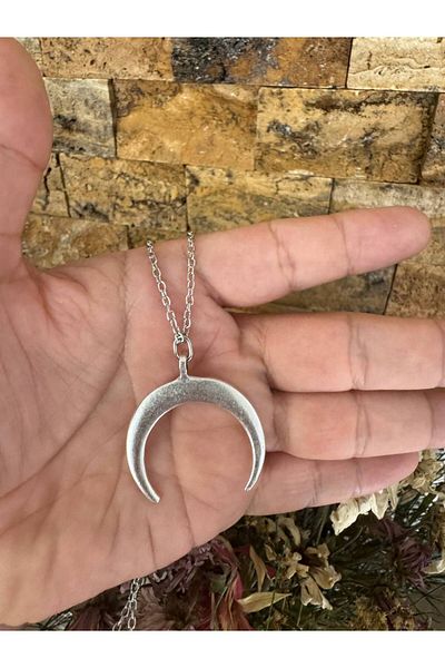 Herşey Nota Unisex Necklace with Inverted Crescent Figure – Gothic Style Silver Color Metal Jewelry