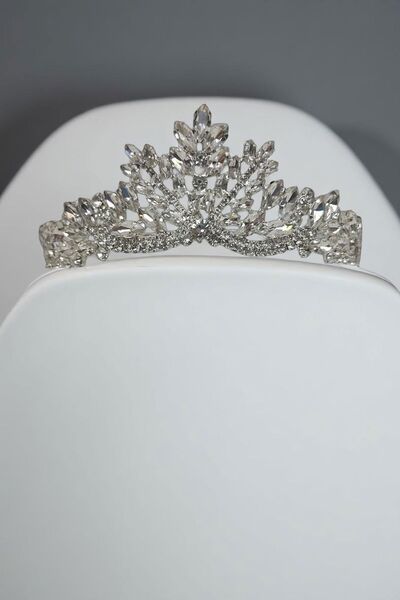 Massaltay Ειδικής σχεδίασης Ρωμαϊκό Μοντέλο Νυφικό Στέμμα με Κρύσταλλα – Κομψ...