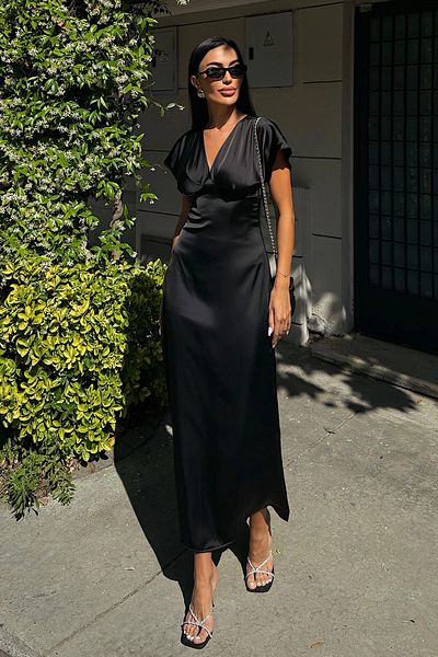 bacc Black V-Neckline Satin Dress with Draped Chest Bcdf-252217