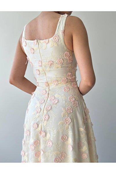 A&O Style Γυναικείο λευκό φόρεμα Tufe με λουλούδια