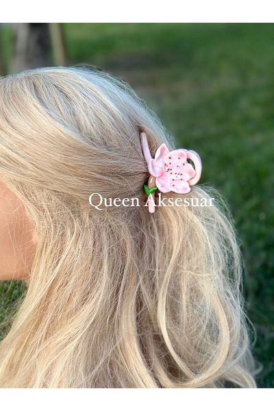 QUEEN AKSESUAR Luxury Trend New Pink 3D Camellia Flower Pink Floral Bone Snap Buckle