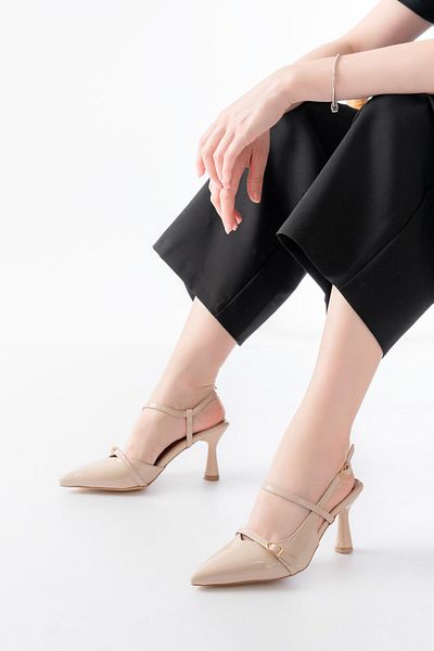 İNFON Infon K-6722 Beige Patent Leather Buckle Detailed Pointed Toe Women's Shoes
