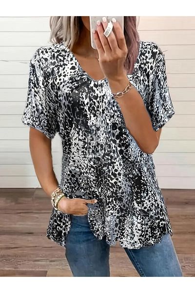 REKA MODA Women's V-Neck Colorful Leopard Pattern Gather Detail Single Jersey Blouse