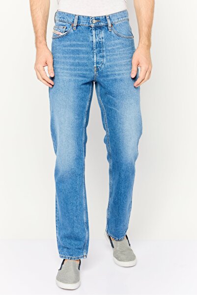 Diesel Men D-Macs Regular Fit Solid Non Stretchable Denim Jeans, Wash Blue