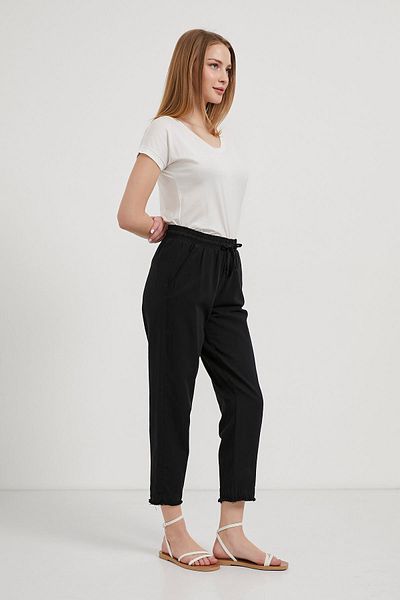 Arma Life Women's Elastic Waist Natural Fabric Black Carrot Pants
