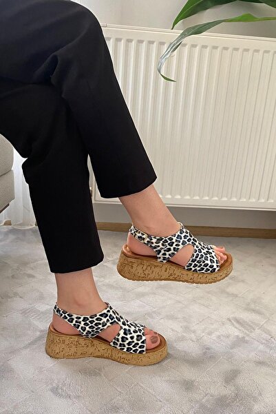 Preshley Women's Tinge White Patent Leather Leopard Thick Cork Sole Orthopedic Sandals K-250