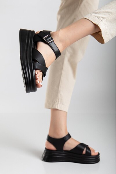 Erbilden Sibna Black Leather Belted Sandals