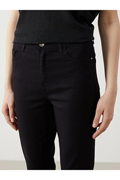 LC Waikiki Pantaloni de jeans LCWAIKIKI Classic Straight Fit pentru femei (S5)