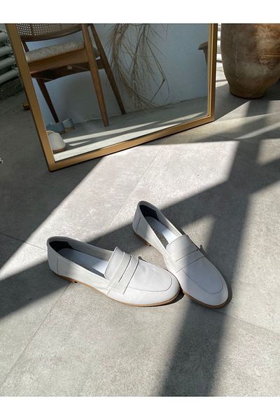 LA PASSION Leather White Women's Loafer Shoes