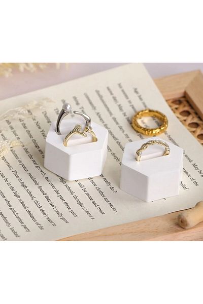 Le Majeur Decorative 2-Piece Ring Holder Organizer, Ring Stand, Engagement Promise Decoration Ring Holders