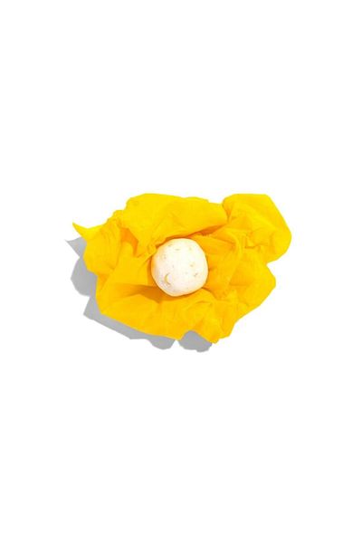 Yamuna Bombă de baie cu gălbenele, 95g