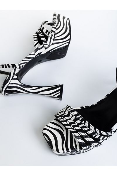Kalapod Women's white and black sandals made of organic leather Kerime