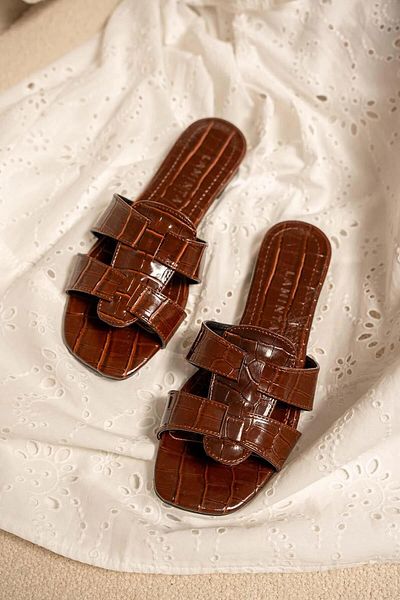 LamintaGlobal Toffy Bitter Brown Crocodile Leather Slippers