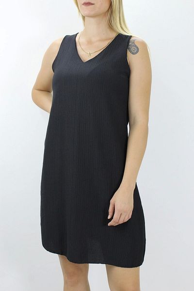 Lukas Black V-Neck Crinkle Dress - 128.275
