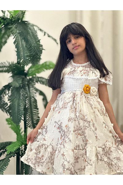 LULEA FASHION Girls' summer dress with a wide collar