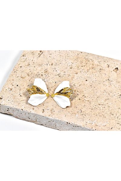 NARRU Handmade NARRU earrings, half flower, with white and gold petals, Mary 23