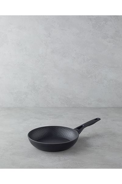 English Home Pro Grade Pan,Black,22 cm (4.08.2025)