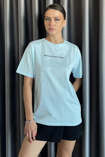 GÜLSELİ Tricou cu decolteu cu piatră imprimat cu text pentru femei Ice Blue