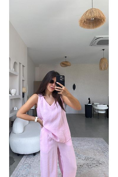 Buket Teke Pink V-Neck Wide Leg Suit