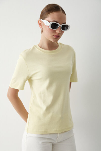 Laluvia Yellow Basic Tshirt - 1075
