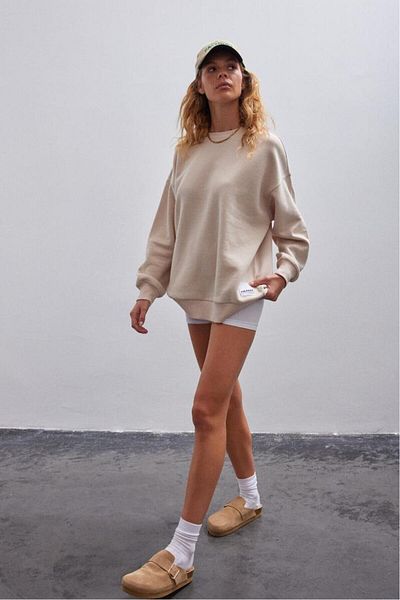 bases. Basic Crew Neck Oversize Sweatshirt with Fleece Inside