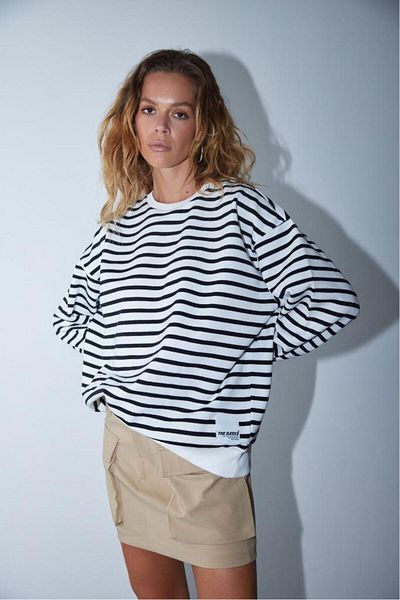 bases. Basic Crew Neck Oversize Sweatshirt with Fleece Inside