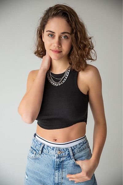 bases. Halter Neck Oval Cut Knitted Crop Undershirt