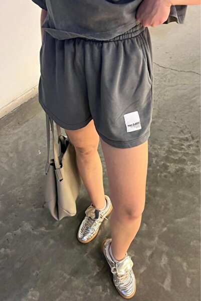 bases. Beli Lastikli Bol Kesim Örme Şort