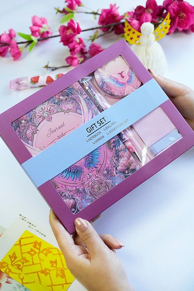 Victoria's Journals Boxed Set, Hard Cover Notebook, Metal Body Ballpoint Pen, Mirror and 3-Piece Post It.