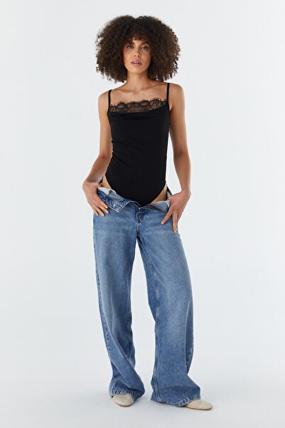 Shopping Shop قميص داخلي بياقة دانتيل أسود