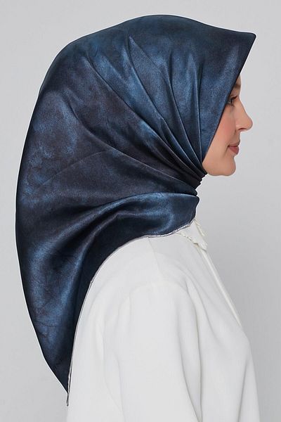 Armine Eșarfă din twill de mătase seria Nostalgia 8333d-82