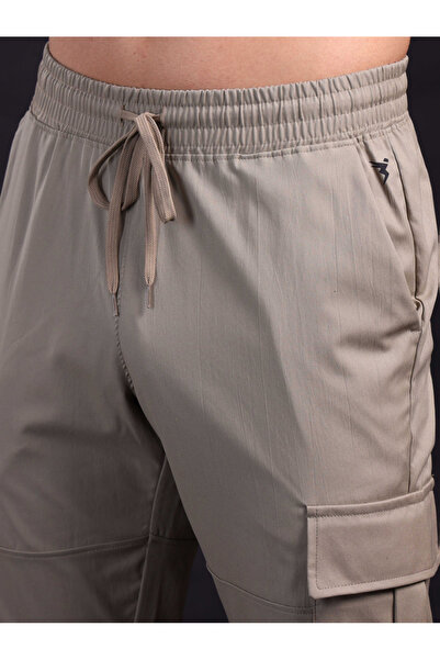 Technosport By Styli Men Solid Relaxed Fit Cargo Pants with TS FLEXI