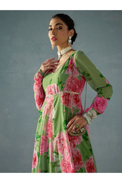 Shae by SASSAFRAS Green Floral Sweetheart Neck Anarkali Kurta