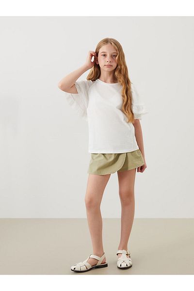 LC Waikiki Ecru Crew Neck Girl's T-Shirt with Scallop Detail