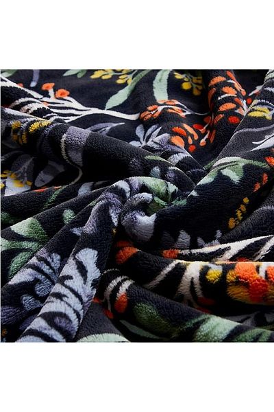 MONTE & JARDIN Monte and Jardin Flower Pattern Plush Throw 60 by 70 inches Navy Background